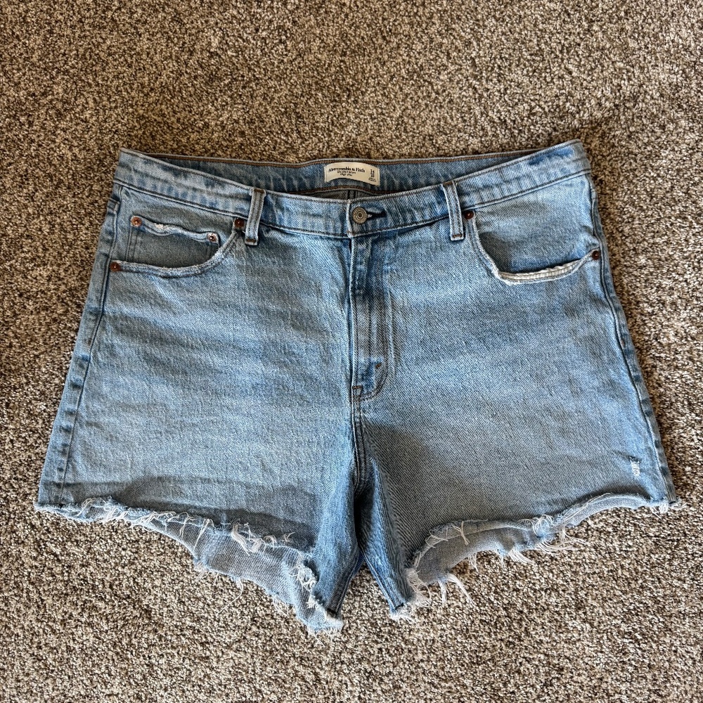Abercrombie & Fitch High Rise Dad Shorts
